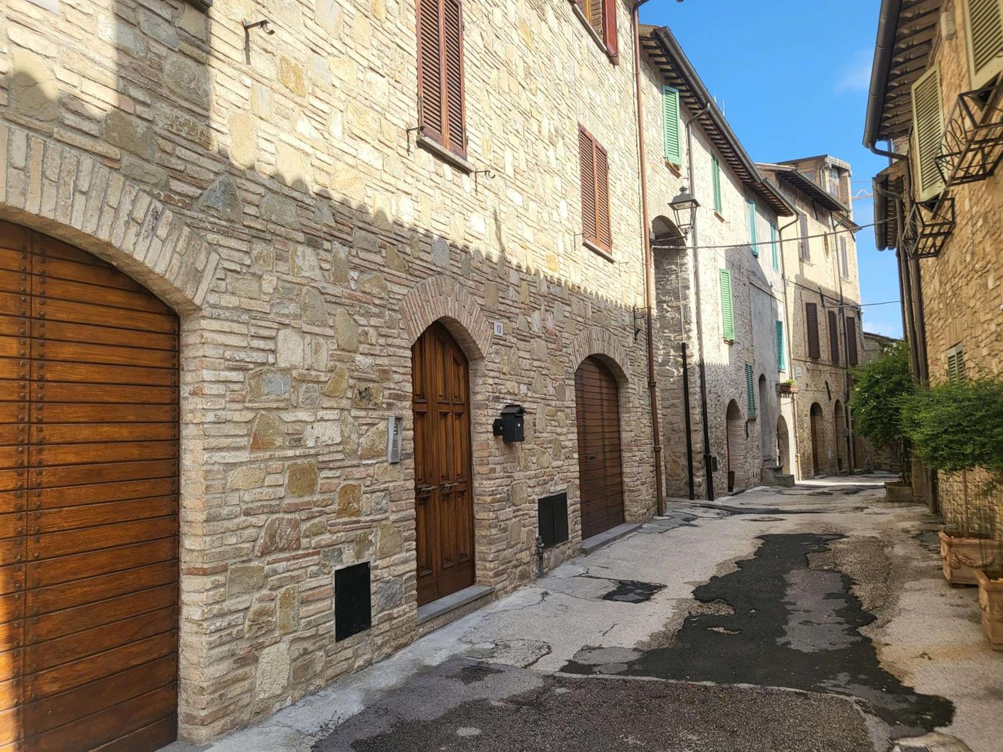 Appartamento Con Camino In Centro Storico بيفانيا المظهر الخارجي الصورة